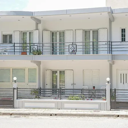 μονοκατοικία με θέα το ποτάμι Tríkala